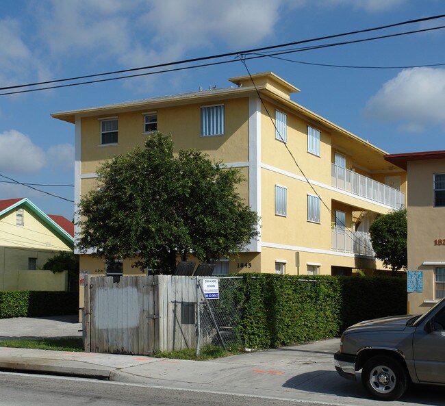 1845 SW 7th St in Miami, FL - Building Photo - Building Photo