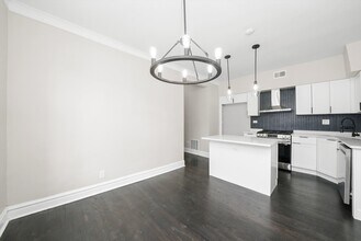 3564 W Lyndale St in Chicago, IL - Building Photo - Building Photo