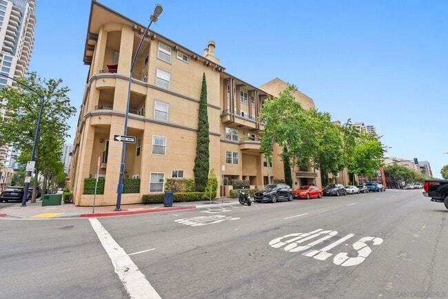 301 W G St in San Diego, CA - Building Photo - Building Photo