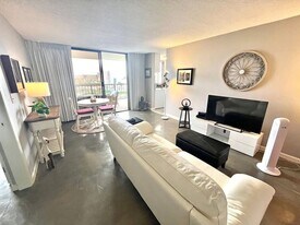 1201 Wilder Ave in Honolulu, HI - Building Photo