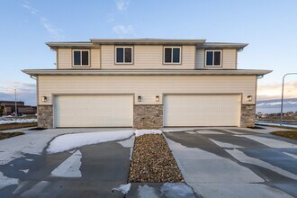 12006 Edgewater Dr in Papillion, NE - Building Photo - Building Photo