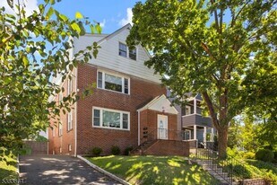 47 Morris Pl in Bloomfield, NJ - Building Photo