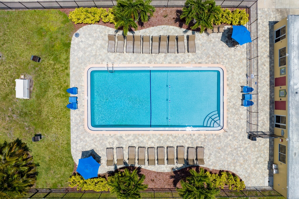 Woodlake Village Apartments in Palm Bay, FL