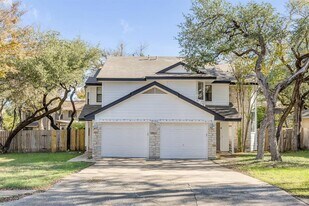 8102 Tuscarora Trail in Austin, TX - Building Photo