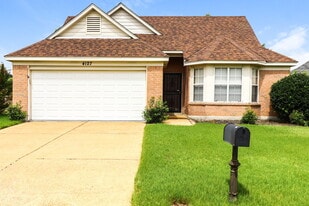 4127 Lake Cross Dr W in Memphis, TN - Building Photo