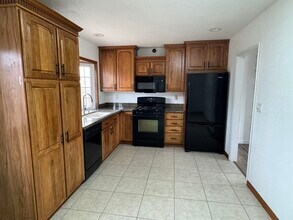 4611 Scott St in Davenport, IA - Foto de edificio - Building Photo