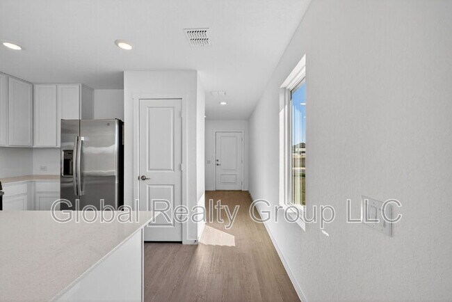 10647 Nye St in San Antonio, TX - Building Photo - Building Photo