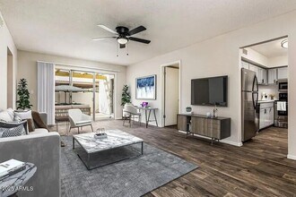1655 E Southern Ave, Unit 2 in Tempe, AZ - Building Photo - Building Photo
