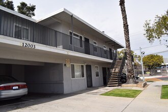 12003 Berendo Ave in Los Angeles, CA - Foto de edificio - Other