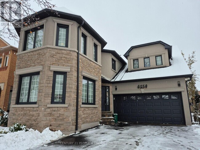 4554 Willow Creek Dr in Mississauga, ON - Building Photo - Building Photo