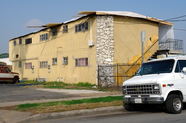 10935 S Burin Ave in Inglewood, CA - Building Photo - Building Photo