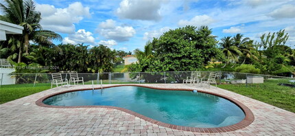 311 NW 96th Ave in Pembroke Pines, FL - Building Photo - Building Photo