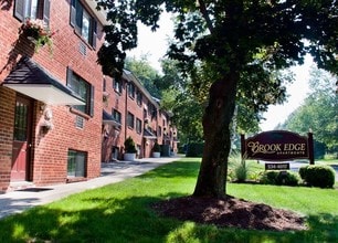 Brook Edge in Chicopee, MA - Foto de edificio - Building Photo
