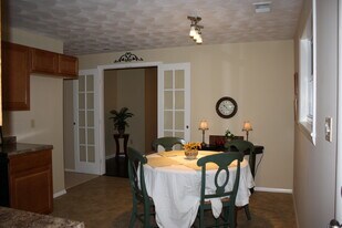 133 Bayview Ave in Brookville, OH - Building Photo