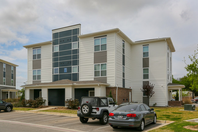 URSA - Historical Access in Waco, TX - Foto de edificio - Building Photo