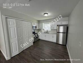 5615-D E 127th Ave in Tampa, FL - Foto de edificio - Building Photo