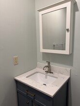 27 Maple St, Unit C in Essex Junction, VT - Foto de edificio - Building Photo