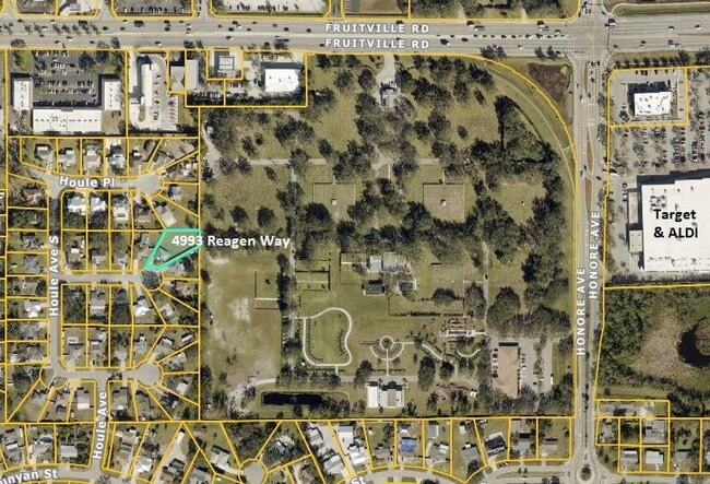 4993 Reagen Way in Sarasota, FL - Building Photo - Building Photo