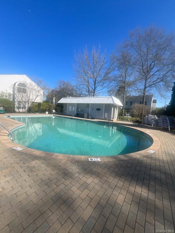 220 Montauk Hwy in Speonk, NY - Building Photo - Building Photo