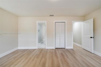3380 NE 13th Ave in Oakland Park, FL - Building Photo - Building Photo