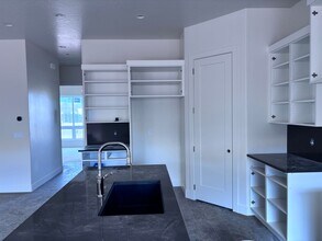 4667 W 2900 S in Hurricane, UT - Building Photo - Building Photo