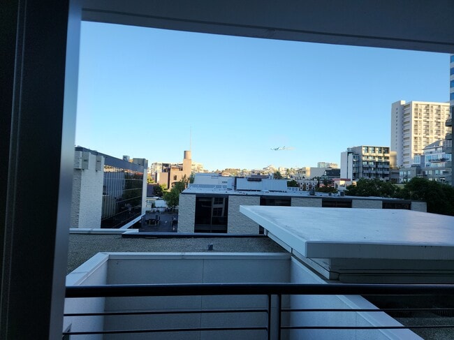 property at 425 W Beech St