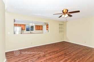 944 Beacon Ln in Apple Valley, MN - Foto de edificio - Building Photo