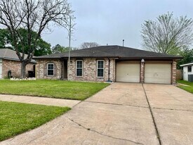 710 Voyager Dr in Houston, TX - Building Photo