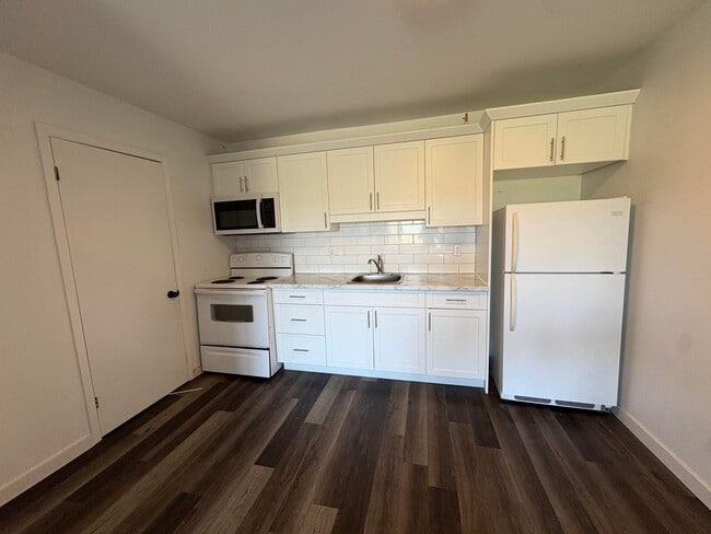 property at 9 Green Valley Dr