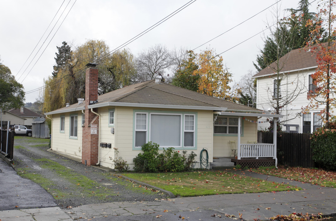 412 4th St in Petaluma, CA - Building Photo