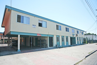 Casa Grande Village in Oakland, CA - Building Photo - Building Photo