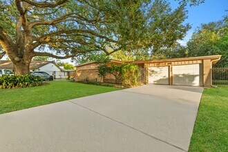 2927 Rockyridge Dr in Houston, TX - Building Photo - Building Photo