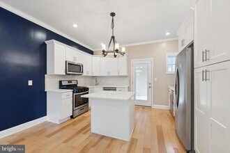 2809 W Jefferson St in Philadelphia, PA - Building Photo - Building Photo