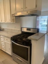1812 N Mariposa Ave, Unit 3 in Los Angeles, CA - Building Photo - Building Photo
