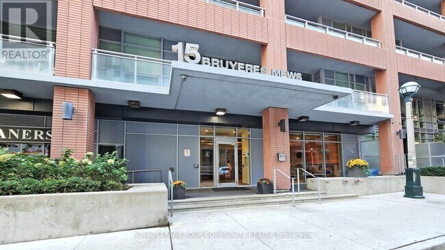 15-1015 Bruyeres Mews in Toronto, ON - Building Photo - Building Photo