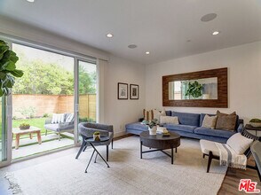 1278 Meadowbrook Ave in Los Angeles, CA - Building Photo - Building Photo