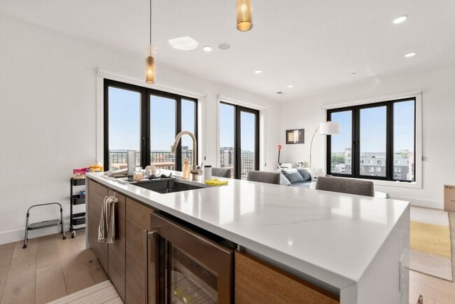 30 Penniman Rd in Boston, MA - Foto de edificio - Building Photo