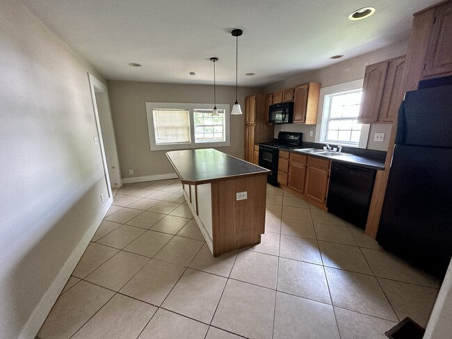 property at 835 Shelby St