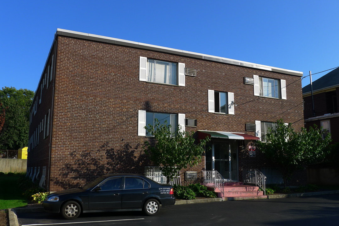 31 Dexter St in Medford, MA - Building Photo