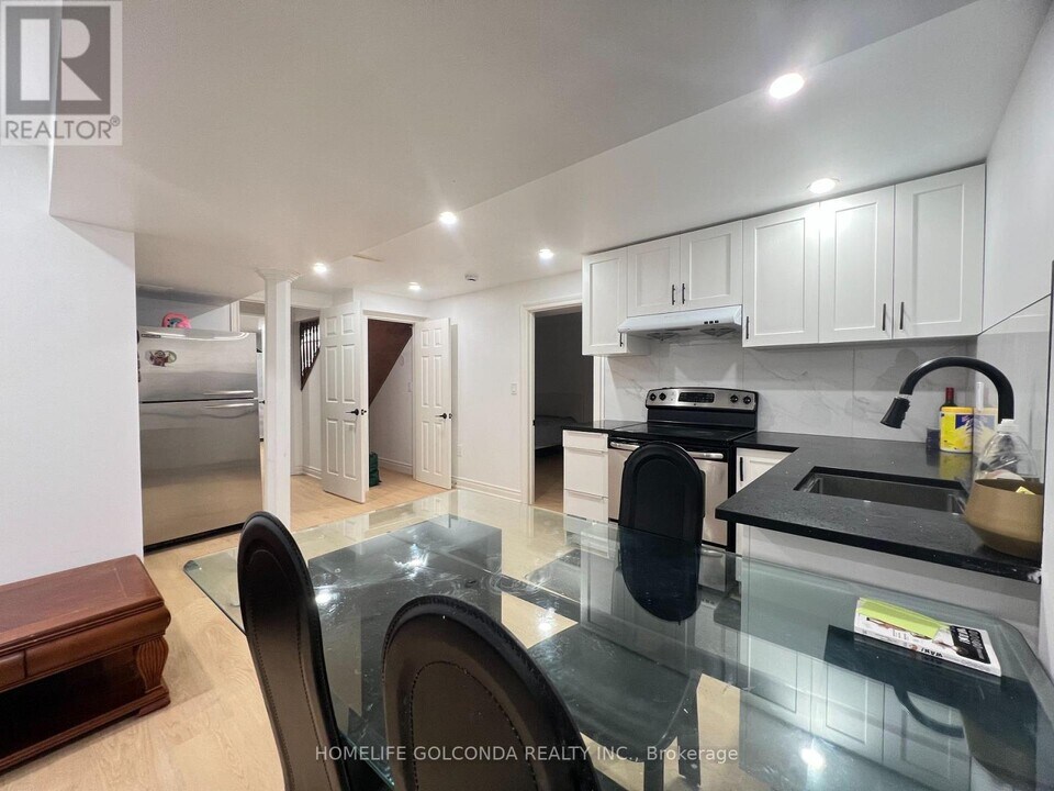 5404 Heritage Hills Blvd in Mississauga, ON - Building Photo