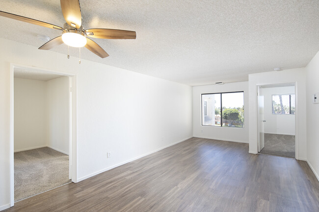 Villa Temecula Apartments in San Diego, CA - Building Photo - Building Photo