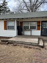 704 S McDonald St in Stillwater, OK - Building Photo