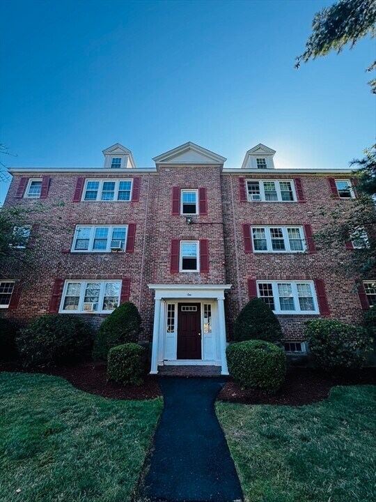 1 Dexter St in Malden, MA - Building Photo