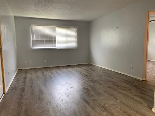 1121 3rd St SW, Unit 2 in Cedar Rapids, IA - Foto de edificio - Building Photo