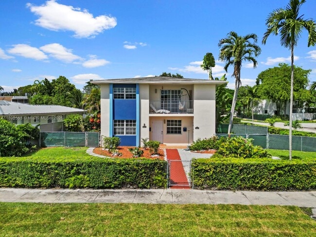 9100 SW 95th Ave in Miami, FL - Foto de edificio - Building Photo