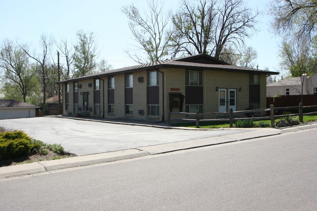 1790 Ingalls St in Lakewood, CO - Foto de edificio