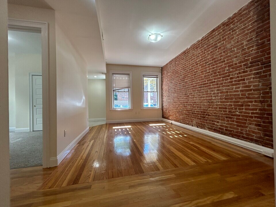 48 Ashford St, Unit 2 in Boston, MA - Foto de edificio
