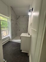 531 S Central Ave, Unit 525 in Burlington, IA - Building Photo