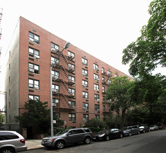 1233 E 19th St in Brooklyn, NY - Foto de edificio - Building Photo