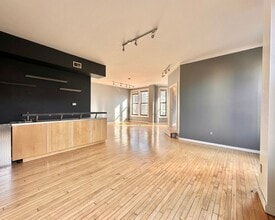 108 W Wells St in Milwaukee, WI - Building Photo - Building Photo